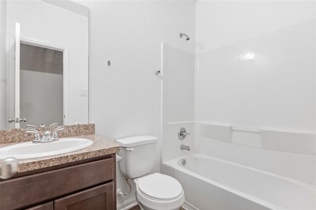 66 County Road 5102f, Cleveland, TX 77327