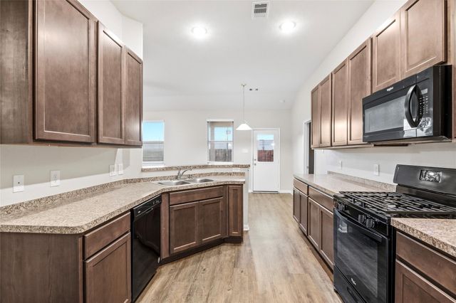 66 County Road 5102f, Cleveland, TX 77327