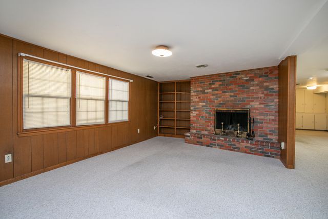 811 HULEN DR, Columbia, MO 65203