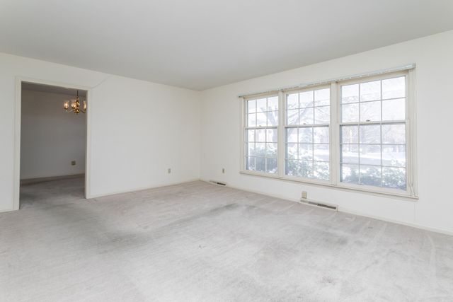 811 HULEN DR, Columbia, MO 65203