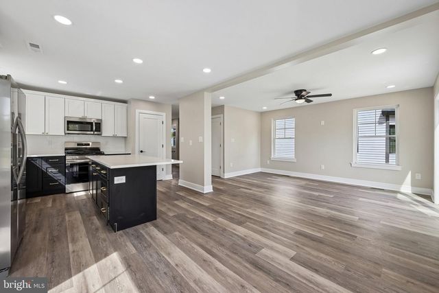 463 BERKLEY RD, Mantua, NJ 08051