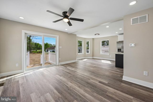 463 BERKLEY RD, Mantua, NJ 08051