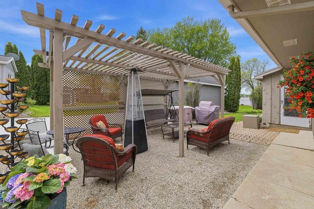 W10968 Glen Drive, Beaver Dam, WI 53916