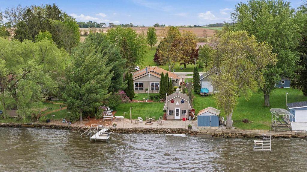 W10968 Glen Drive, Beaver Dam, WI 53916