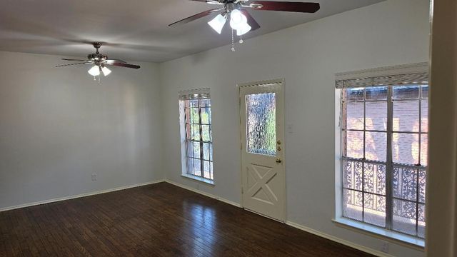 6023 E University Boulevard 204, Dallas, TX 75206