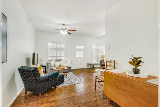 6023 E University Boulevard 204, Dallas, TX 75206