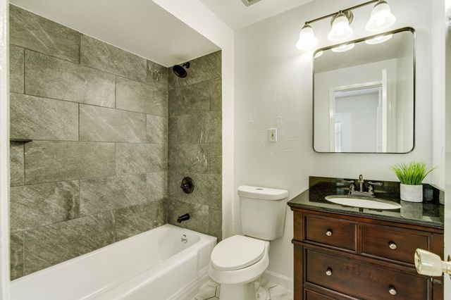 6023 E University Boulevard 204, Dallas, TX 75206