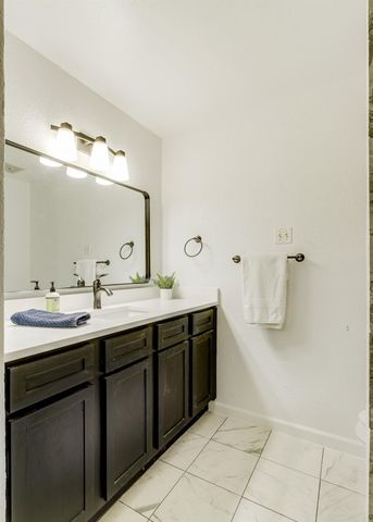 6023 E University Boulevard 204, Dallas, TX 75206