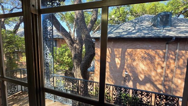 6023 E University Boulevard 204, Dallas, TX 75206