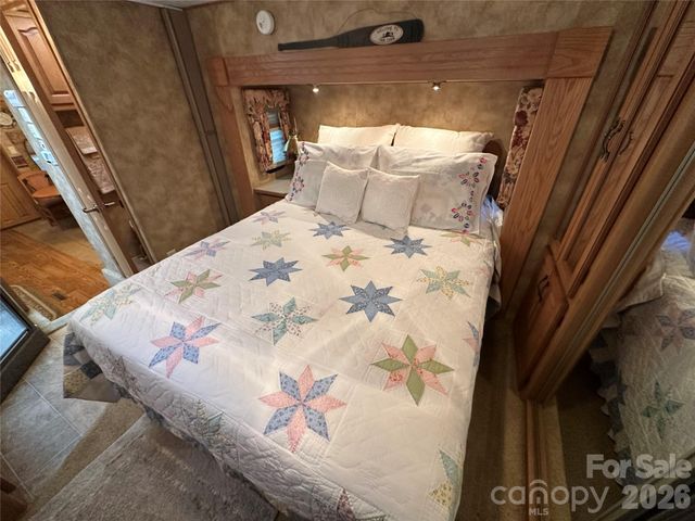 114 Oak Street, New London, NC 28127