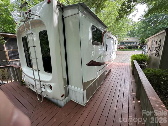 114 Oak Street, New London, NC 28127