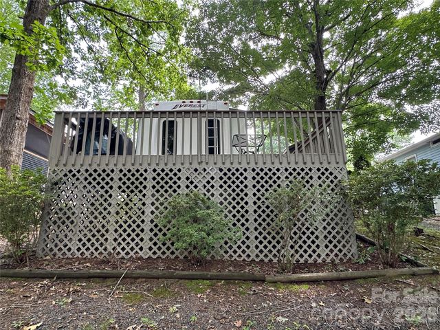 114 Oak Street, New London, NC 28127