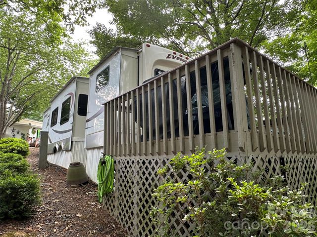114 Oak Street, New London, NC 28127