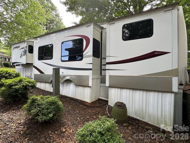 114 Oak Street, New London, NC 28127