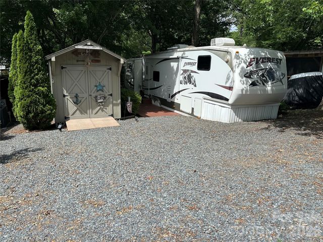 114 Oak Street, New London, NC 28127