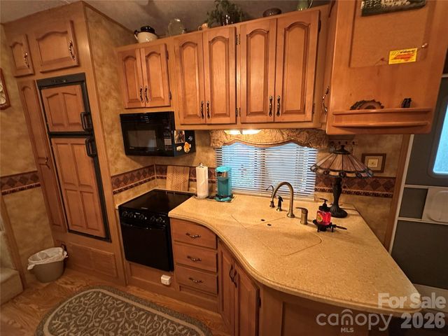 114 Oak Street, New London, NC 28127