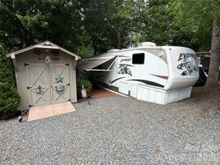 114 Oak Street, New London, NC 28127