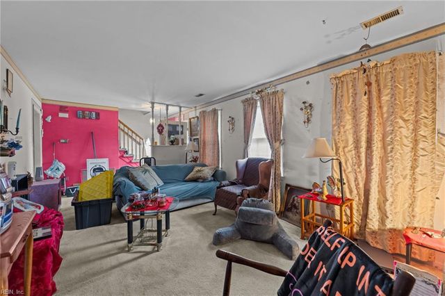 962 Red Oak CIR, Newport News, VA 23608