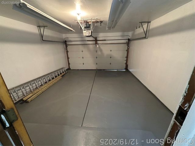 2995 Groves Drive, Sterling Heights, MI 48310