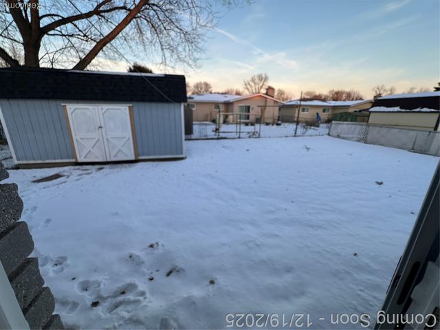 2995 Groves Drive, Sterling Heights, MI 48310