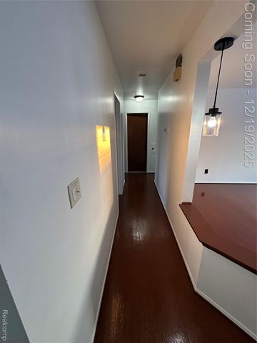 2995 Groves Drive, Sterling Heights, MI 48310