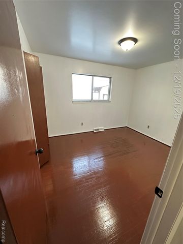 2995 Groves Drive, Sterling Heights, MI 48310