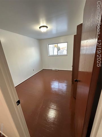 2995 Groves Drive, Sterling Heights, MI 48310