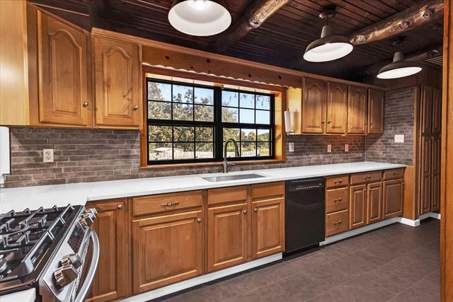 21 Chaparral Estates Drive, Denison, TX 75021