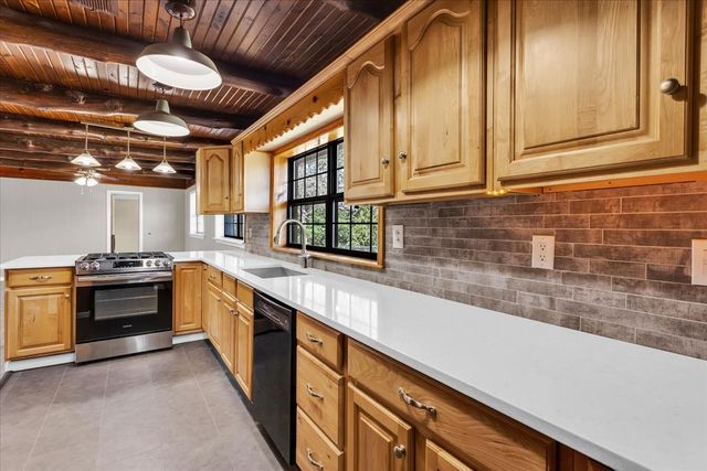 21 Chaparral Estates Drive, Denison, TX 75021