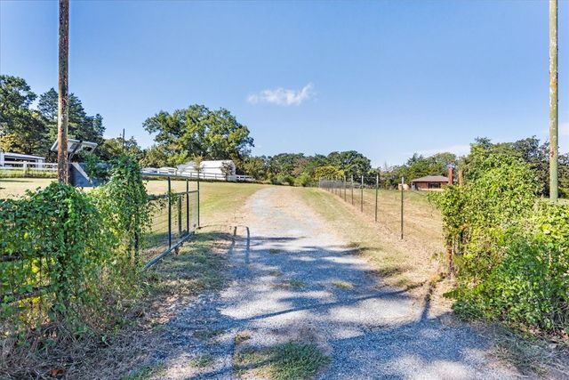 21 Chaparral Estates Drive, Denison, TX 75021