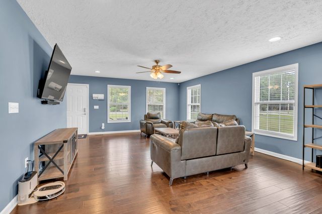 124 Houston Bell Rd, Manchester, TN 37355