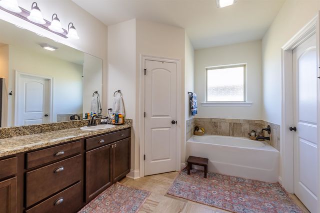 247 Highland Oaks Ave, Gray, LA 70359