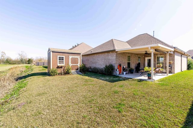 247 Highland Oaks Ave, Gray, LA 70359