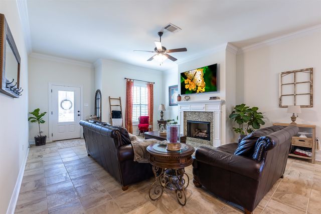 247 Highland Oaks Ave, Gray, LA 70359