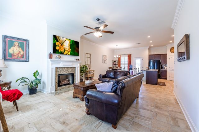 247 Highland Oaks Ave, Gray, LA 70359