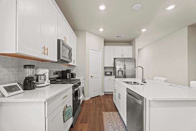 2275 Cliff Springs Drive, Forney, TX 75126