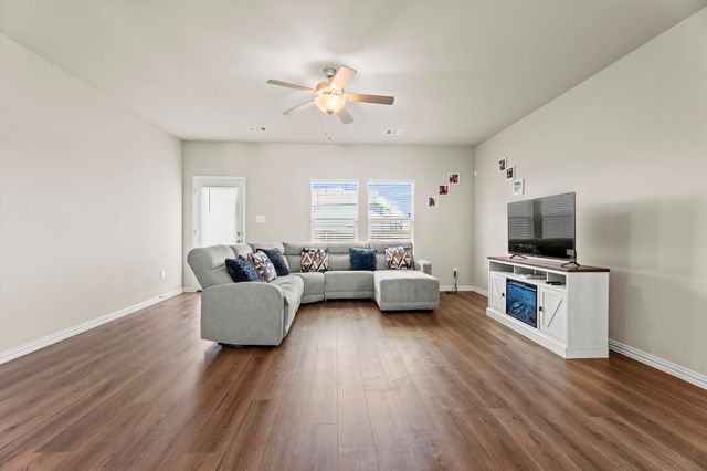 2275 Cliff Springs Drive, Forney, TX 75126