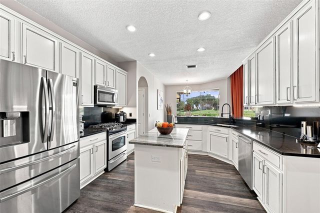 8310 SUMMER GROVE ROAD, Tampa, FL 33647
