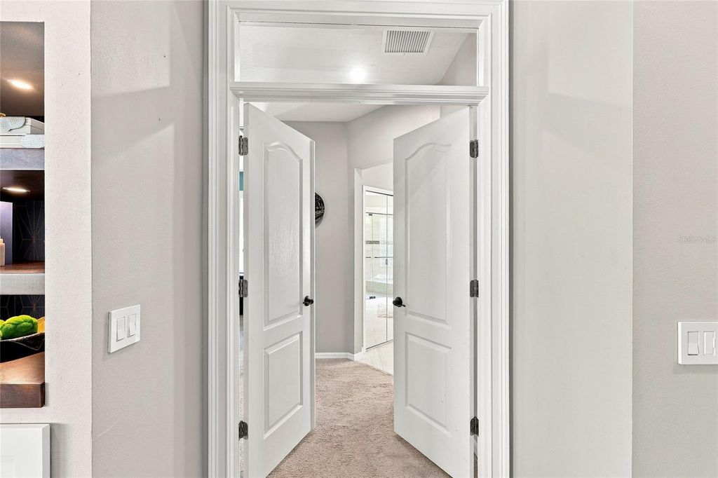 Image 40 of property listing at 8310 SUMMER GROVE ROAD, Tampa, FL 33647