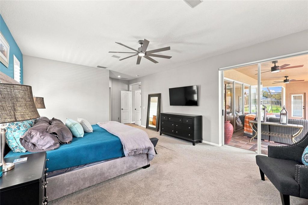Image 43 of property listing at 8310 SUMMER GROVE ROAD, Tampa, FL 33647
