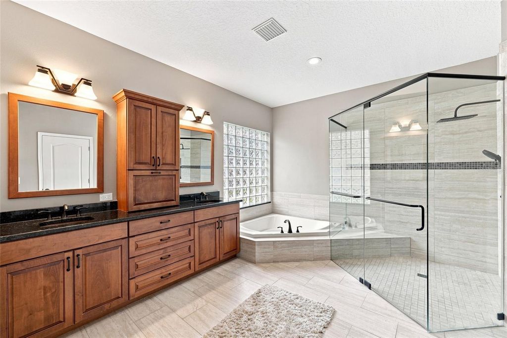 Image 45 of property listing at 8310 SUMMER GROVE ROAD, Tampa, FL 33647