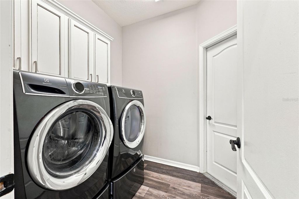 Image 57 of property listing at 8310 SUMMER GROVE ROAD, Tampa, FL 33647