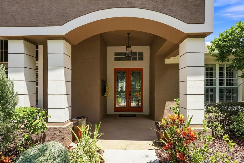 Image 7 of property listing at 8310 SUMMER GROVE ROAD, Tampa, FL 33647