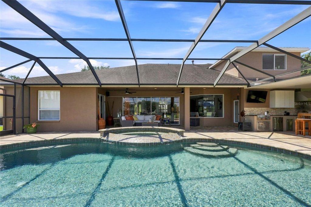 Image 65 of property listing at 8310 SUMMER GROVE ROAD, Tampa, FL 33647