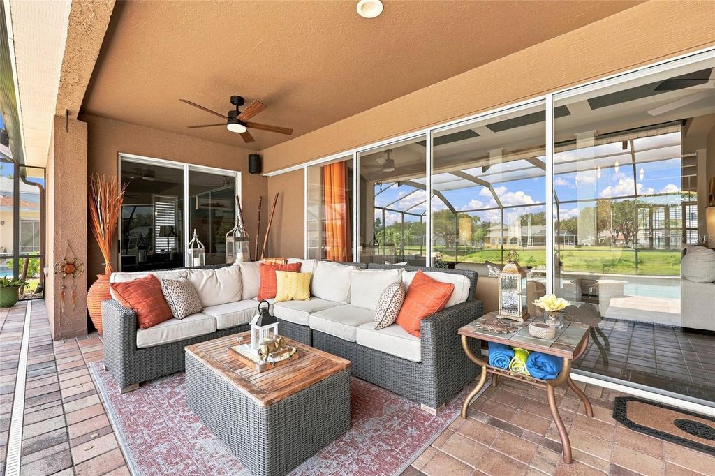 Image 72 of property listing at 8310 SUMMER GROVE ROAD, Tampa, FL 33647