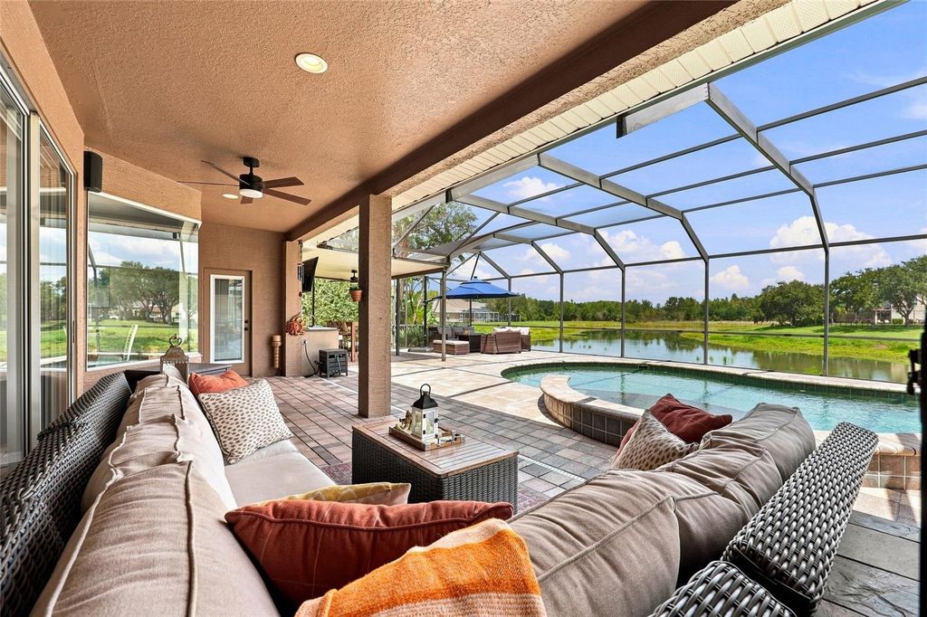Image 73 of property listing at 8310 SUMMER GROVE ROAD, Tampa, FL 33647