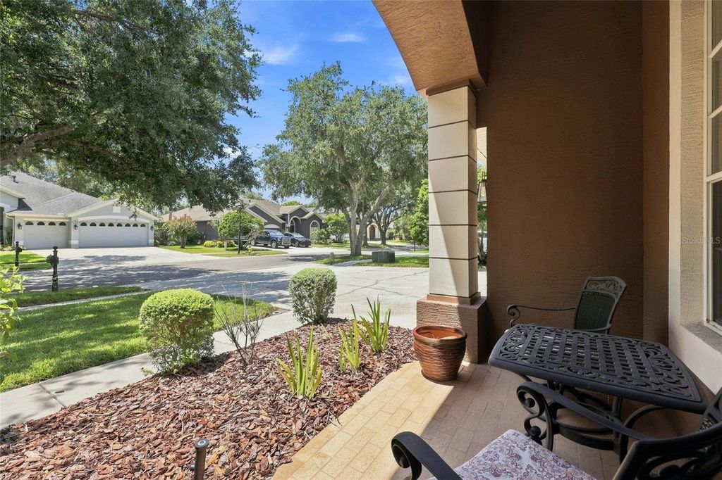 Image 9 of property listing at 8310 SUMMER GROVE ROAD, Tampa, FL 33647