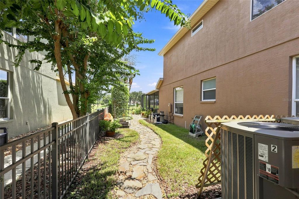 Image 83 of property listing at 8310 SUMMER GROVE ROAD, Tampa, FL 33647