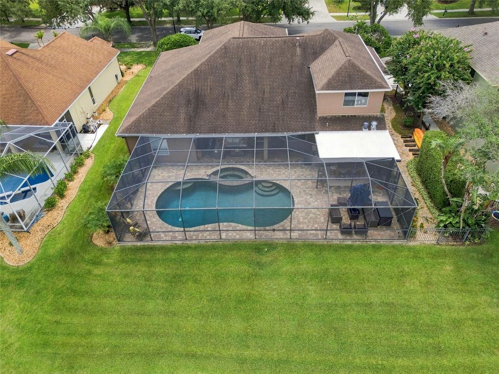 Image 86 of property listing at 8310 SUMMER GROVE ROAD, Tampa, FL 33647