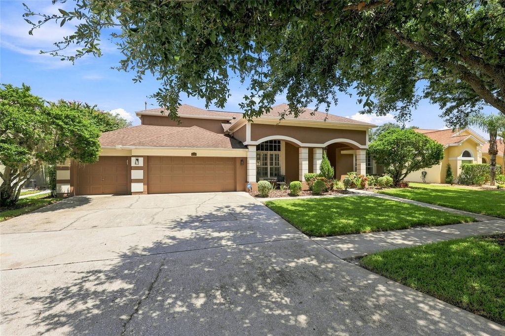 Image 91 of property listing at 8310 SUMMER GROVE ROAD, Tampa, FL 33647